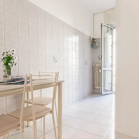 Apartment Alessia's Flat- Boncompagni Milan